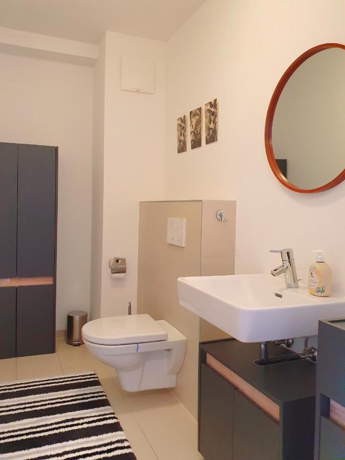 Near Lake Two Bedroom Duplex Apartment Wina Bagian luar foto