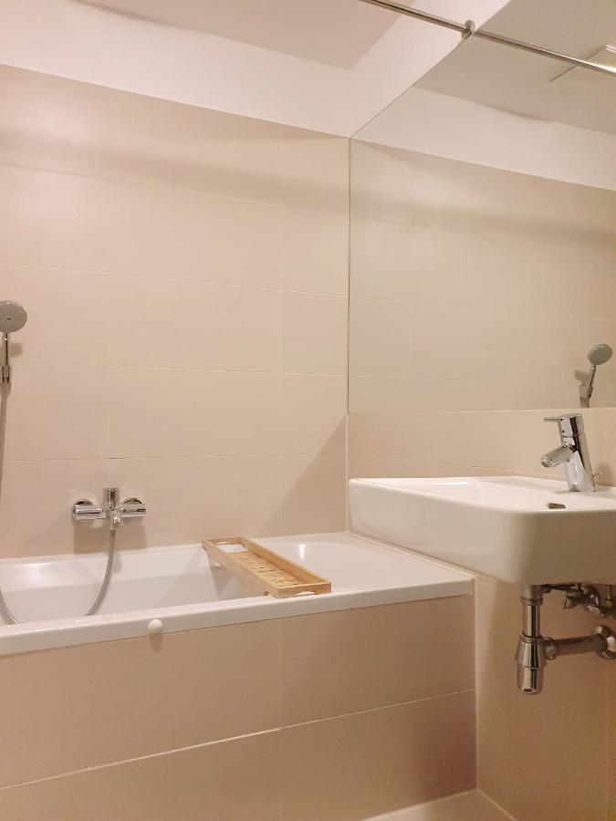 Near Lake Two Bedroom Duplex Apartment Wina Bagian luar foto