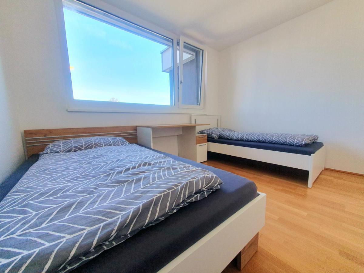 Near Lake Two Bedroom Duplex Apartment Wina Bagian luar foto